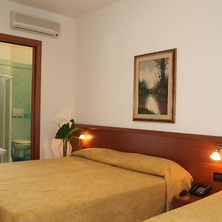 Hotel Gran Venere Beach 3 Superior 비비오네 외부 사진