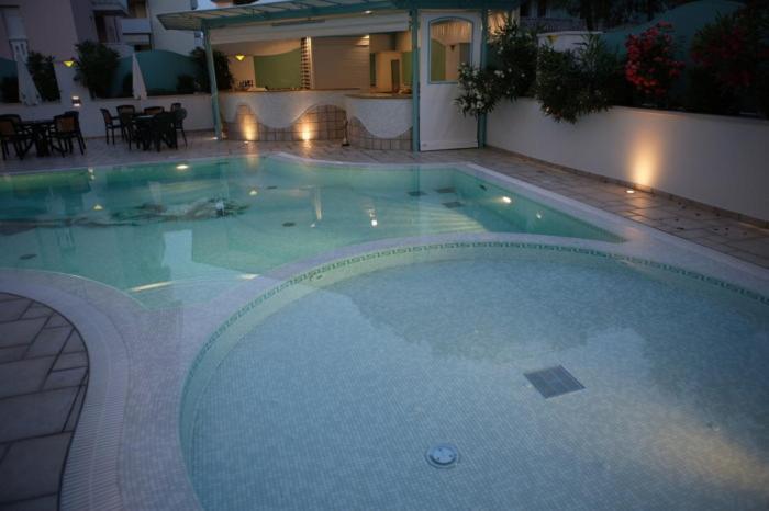 Hotel Gran Venere Beach 3 Superior 비비오네 외부 사진