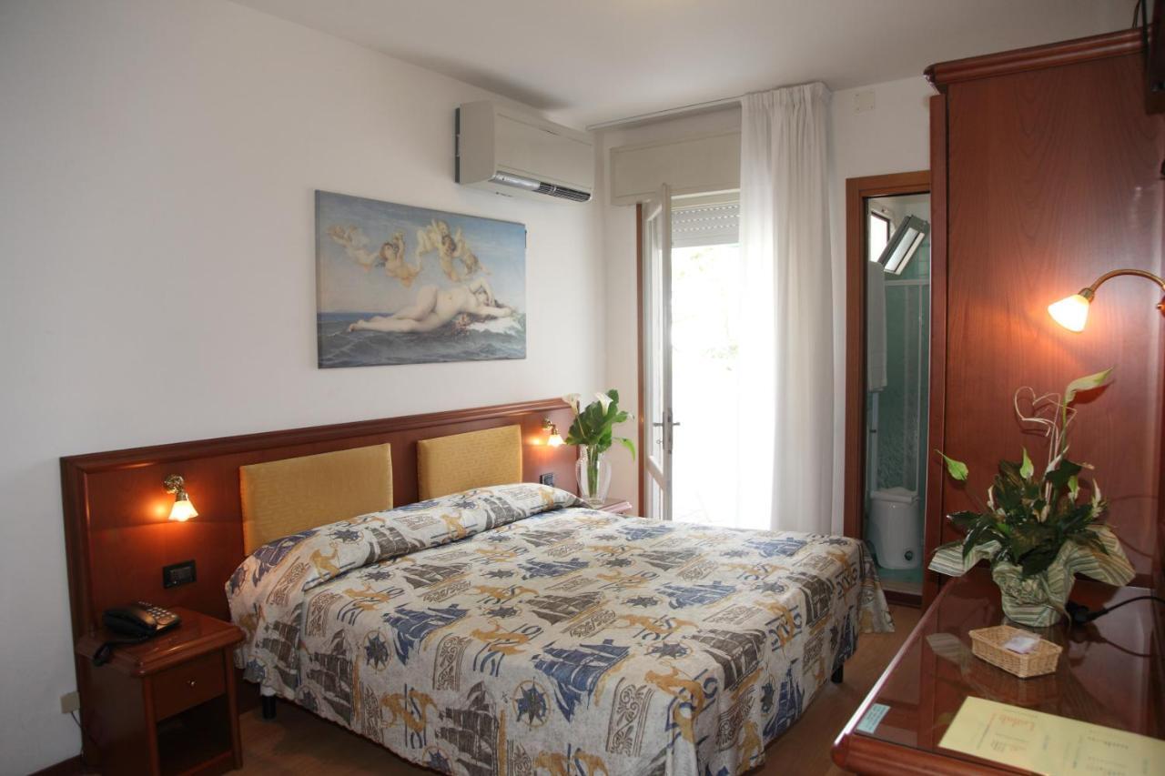 Hotel Gran Venere Beach 3 Superior 비비오네 외부 사진