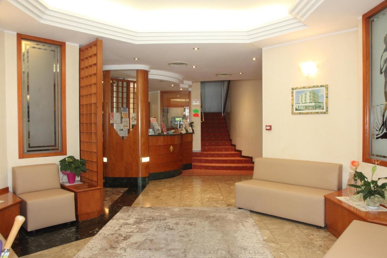 Hotel Gran Venere Beach 3 Superior 비비오네 외부 사진