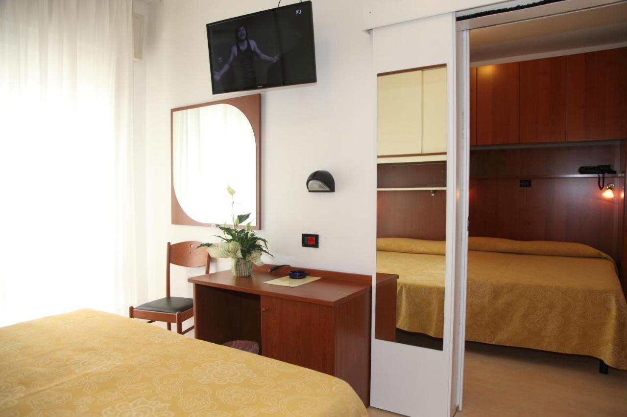 Hotel Gran Venere Beach 3 Superior 비비오네 외부 사진