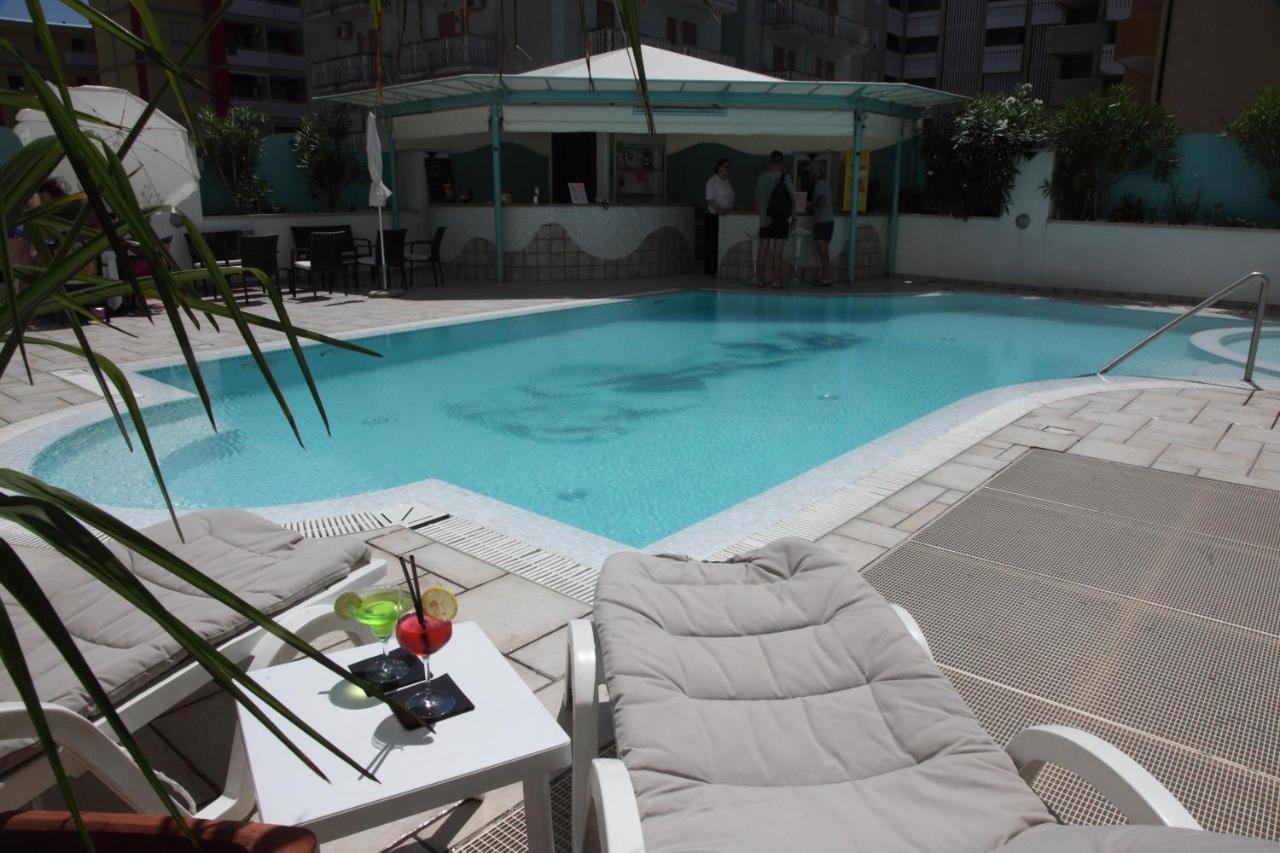 Hotel Gran Venere Beach 3 Superior 비비오네 외부 사진