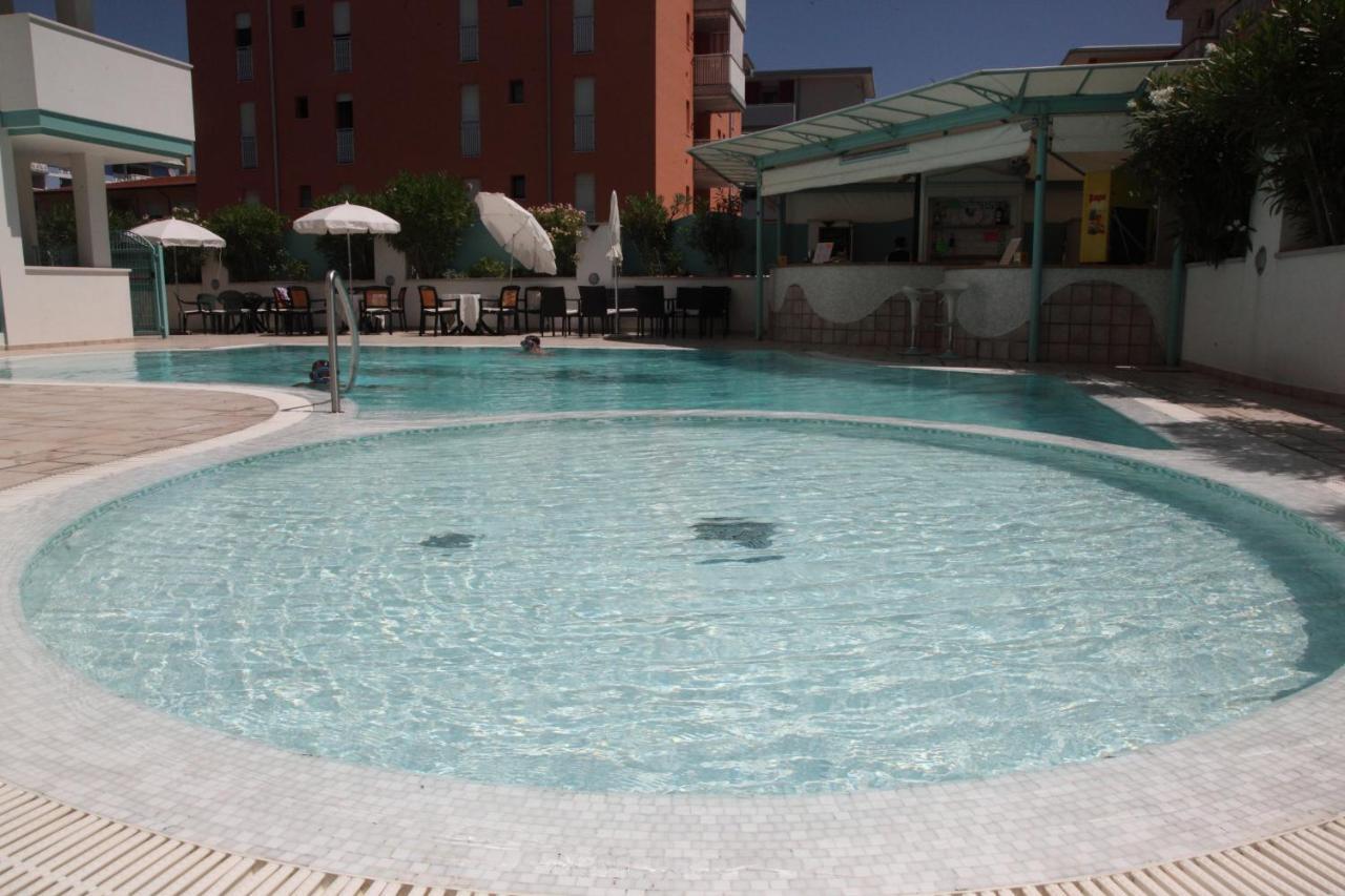 Hotel Gran Venere Beach 3 Superior 비비오네 외부 사진