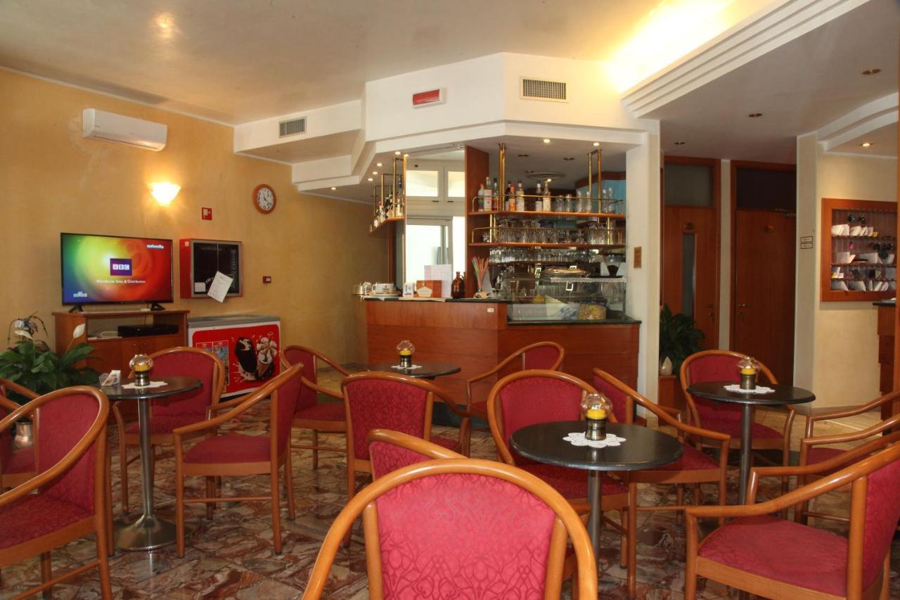 Hotel Gran Venere Beach 3 Superior 비비오네 외부 사진