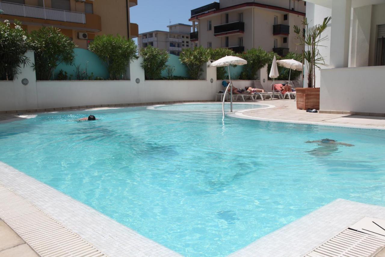 Hotel Gran Venere Beach 3 Superior 비비오네 외부 사진