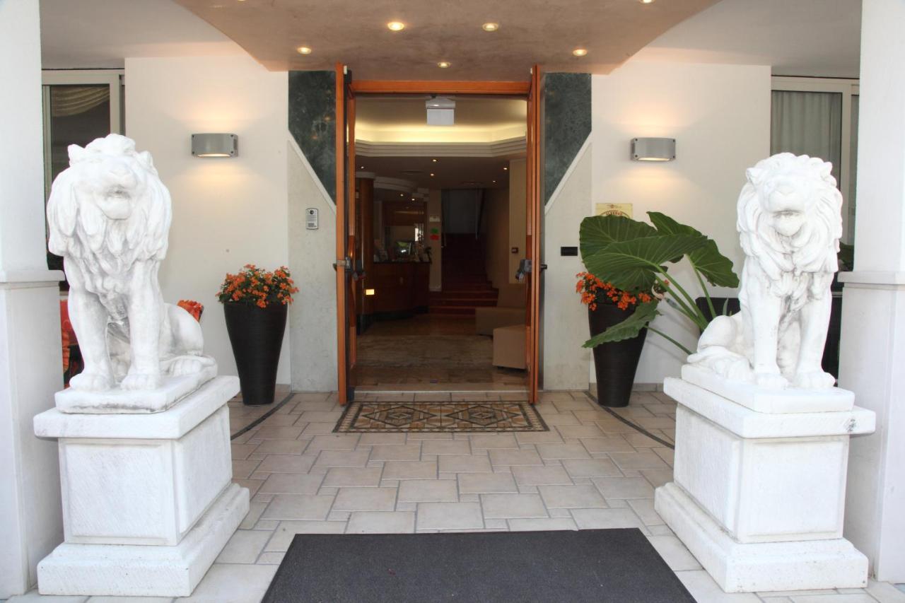 Hotel Gran Venere Beach 3 Superior 비비오네 외부 사진